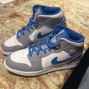 Jordan 1 mid “grey/blue”